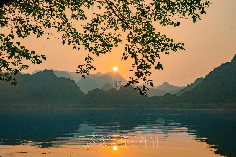 Ngắm hoàng hôn trong 15 ngày cuối