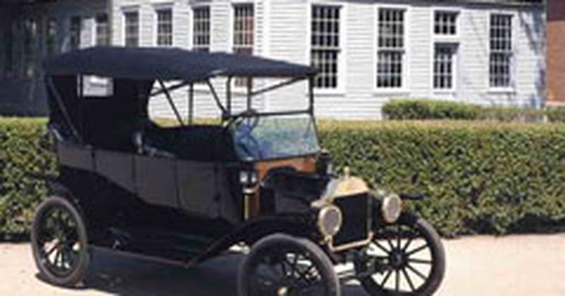 Henry Ford và chiếc Ford Model T huyền thoại