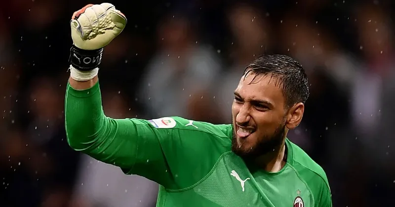 Gianluigi Donnarumma thời niên thiếu tập luyện bóng đá.