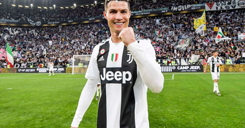 Cristiano Ronaldo ăn mừng chiến thắng cùng Juventus