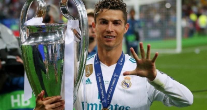 Ronaldo ăn mừng danh hiệu Champions League cùng Real Madrid